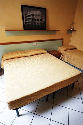 Emanuela Hostal Roma