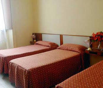 Hostal Emanuela *